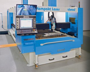 Vanad KOMPAKT Laser s manuálně výsuvným materiálovým roštem a 3 kW laserovým zdrojem IPG, realizace 2017.