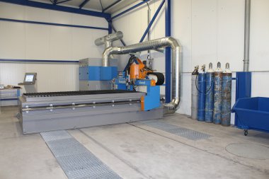 Vanad Kompakt B&R 15/30 s plazmou ForCUT 133WDM. Realizace 2017