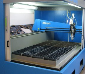 Pracoviště Vanad MIRON Laser